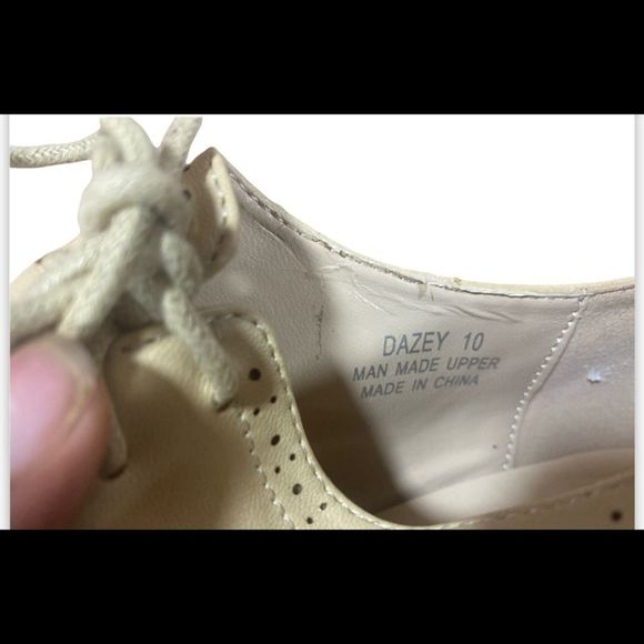 N.Y.L.A Dazey Beige Wingtip Platform High Block Heel Pumps Oxfords Size… - Picture 9 of 9